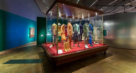 victoria and albert museum gucci|V&A Fashioning Masculinities Exhibition .